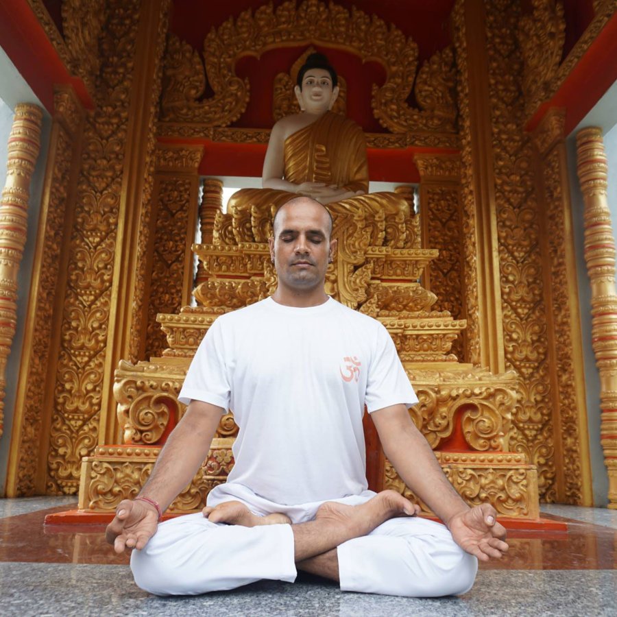 Aum Yoga Vietnam - Yoga teachers: Rahul Chamoli