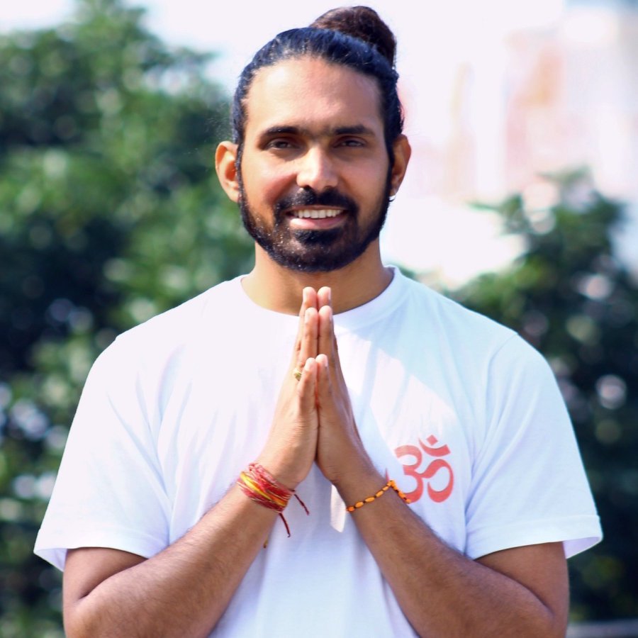 Aum Yoga Vietnam - Yoga teachers: Vijay Dutt