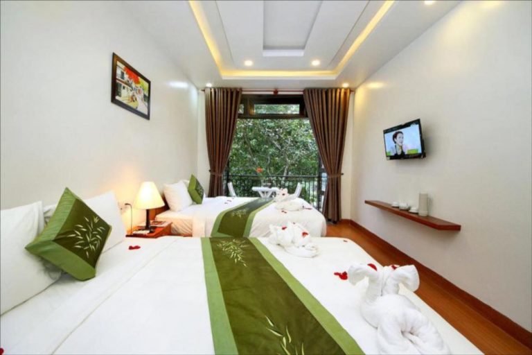 aum-yoga-vietnam_yoga-teacher-training-hoi-an_accomodation_homestay-hoi-an_double-room_balcony
